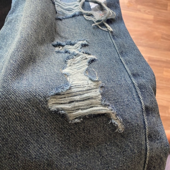Old Navy Slouchy Straight Jeans - Picture 12 of 12